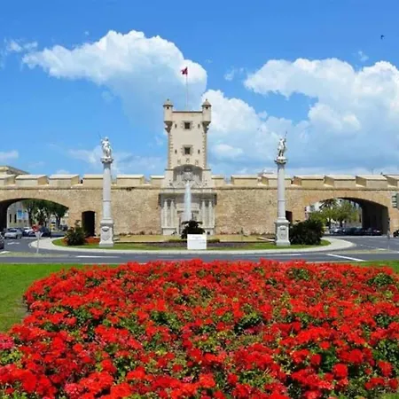 Stylish In Cadiz, Wifi Apartment *